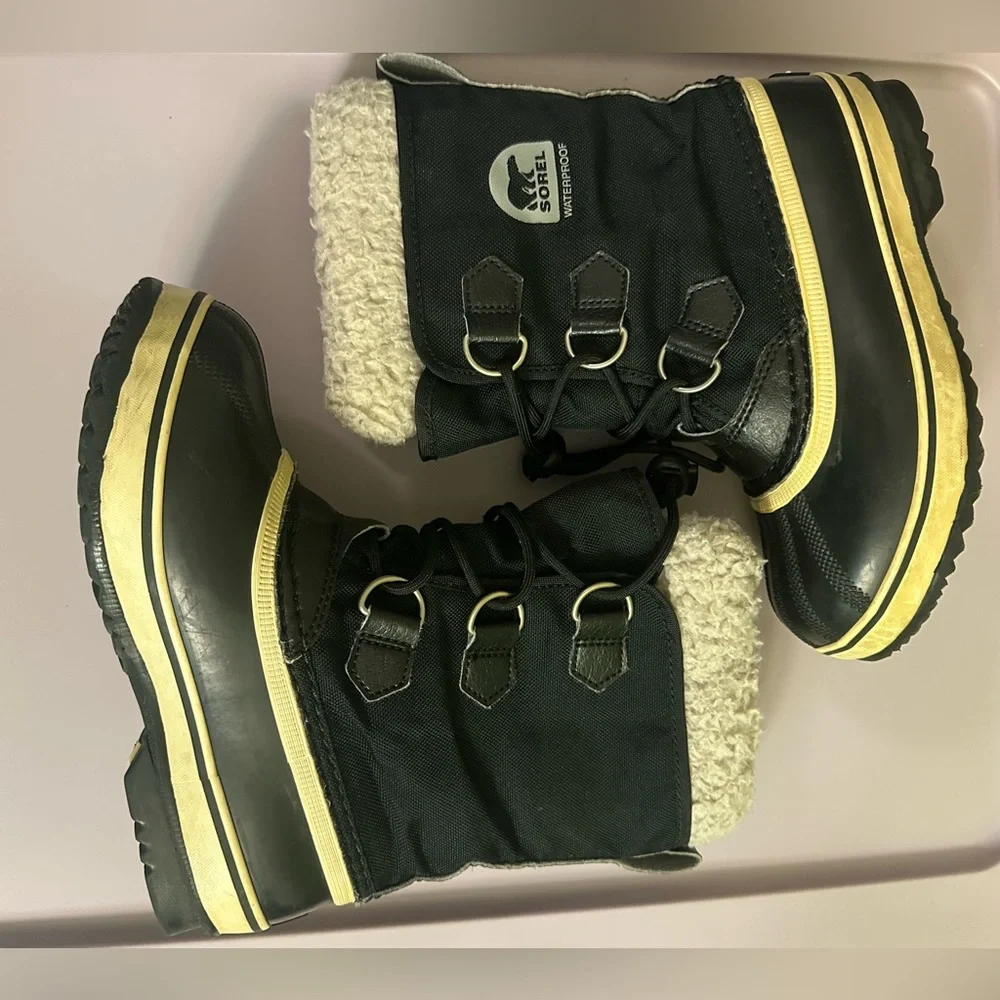 Sorel Black and Cream Winter Boots
